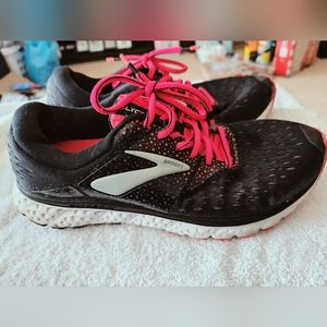 Women's Brooks Running shoes size 9.5